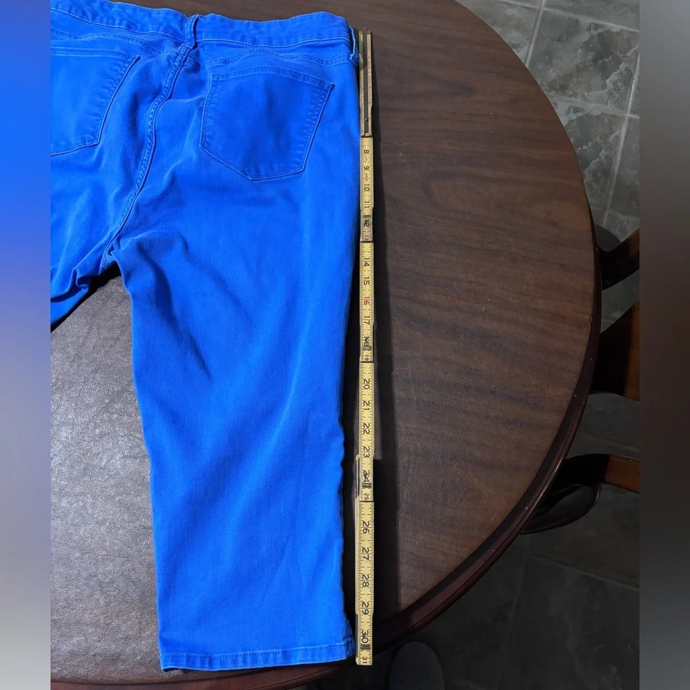 St. John's Bay Bright Blue Cropped Women's Jeans - Picture 4 of 6
